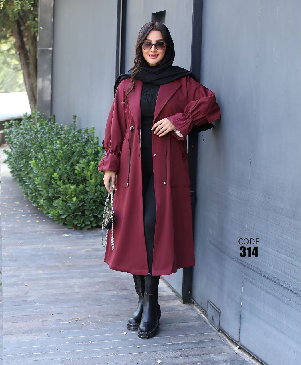 بارانی آستر دار پشت بلندینگ (سایز بزرگ دارد )