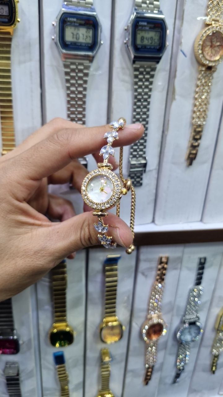 ساعت نگیندار قفل کراواتی