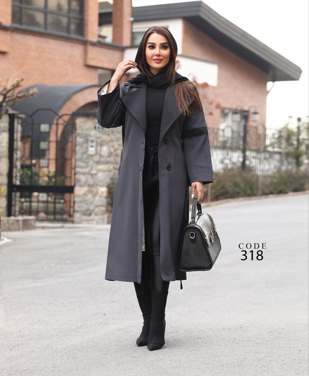 بارانی آستر دار بلند( سایز بزرگ دارد )