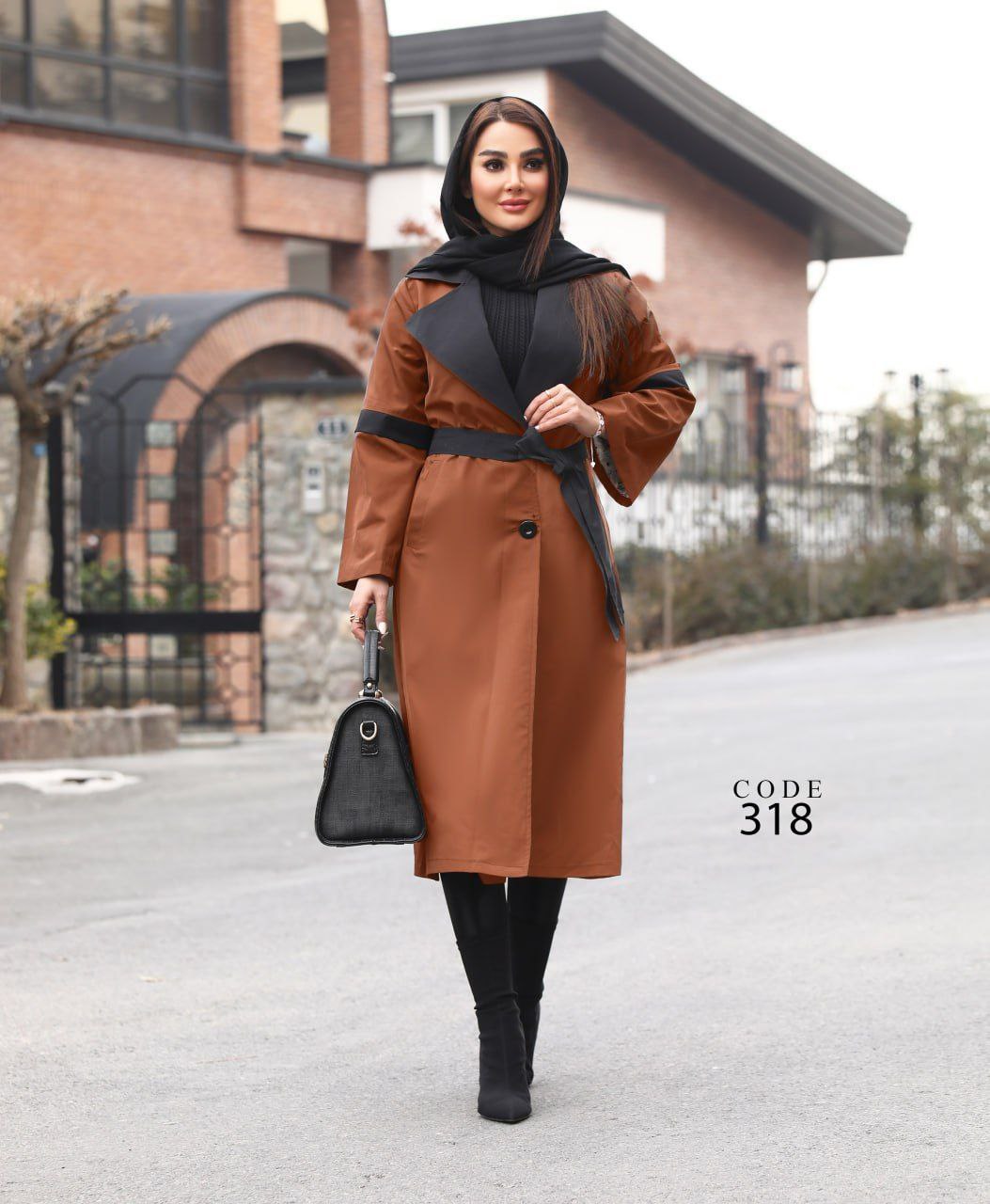بارانی آستر دار بلند( سایز بزرگ دارد )