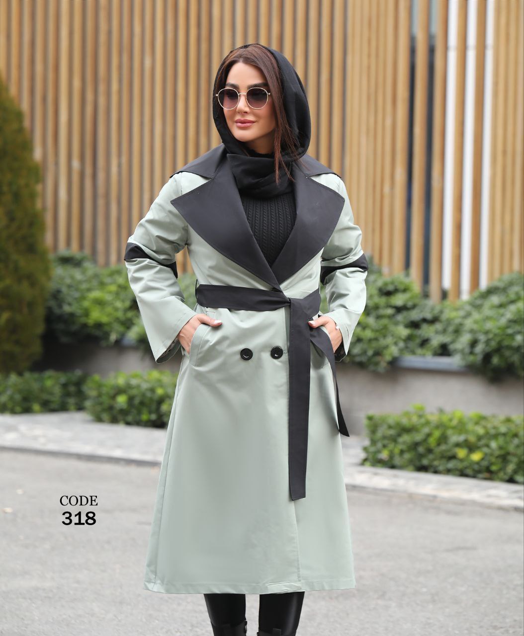 بارانی آستر دار بلند( سایز بزرگ دارد )