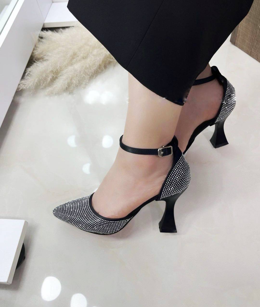 کفش پاشنه دار مجلسی نگینی
