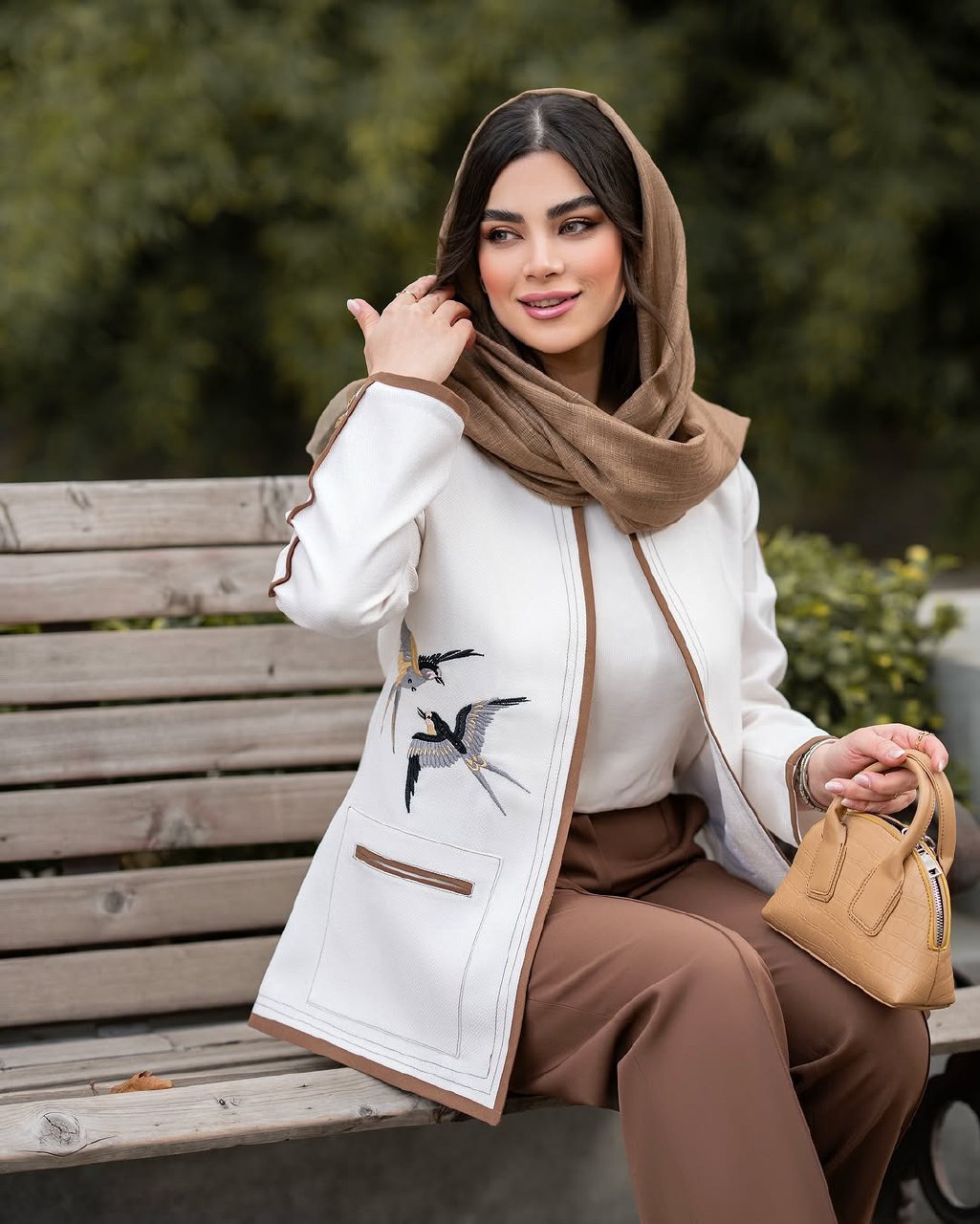کت شلوار گلدوزی شده پرستو